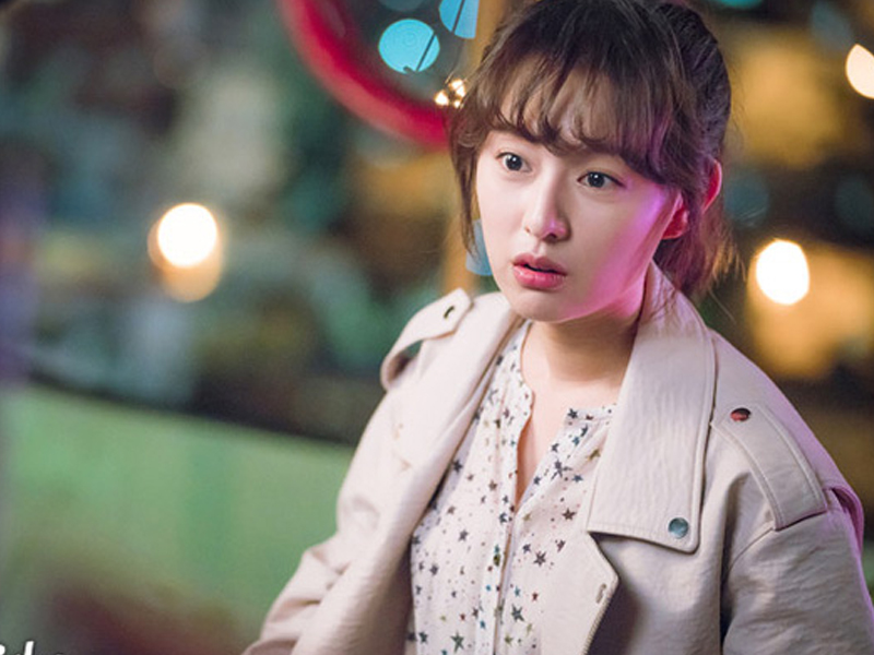 Ngắm style siêu xinh của Kim Ji Won trong "Đời Tôi Hạng Bét"